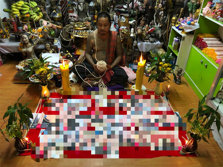 泰国佛牌链子：佛教信仰的护身符与装饰品