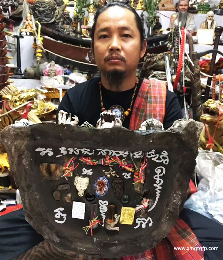 阿赞湾猜 2557年虎头鲁士 布周十面 佛牌 9.jpg