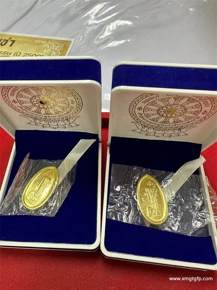 2525 行走佛纯金版2.jpg