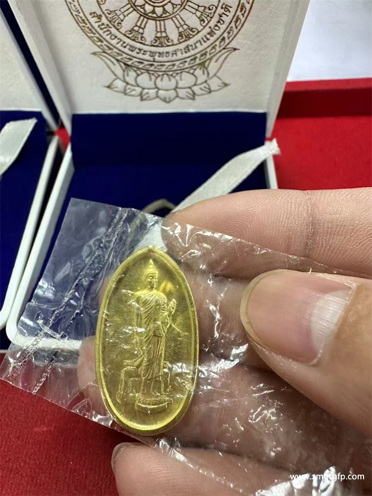 2525 行走佛纯金版.jpg