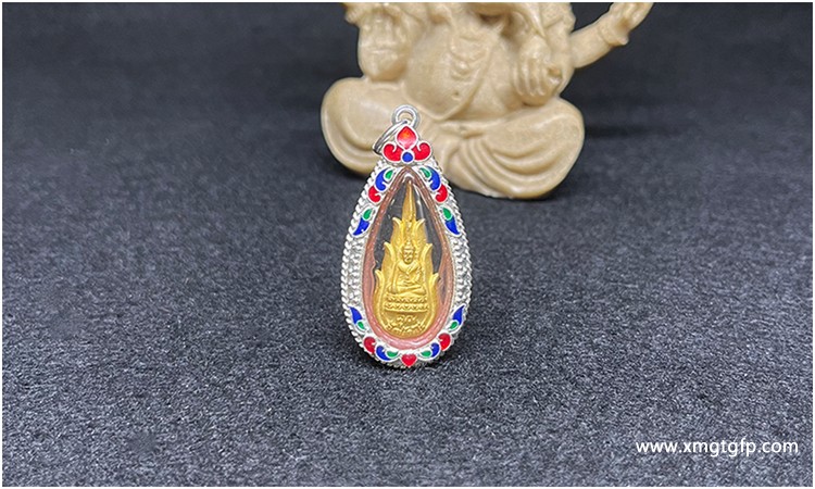 龙婆坤 2542年火焰药师佛 佛牌7.jpg
