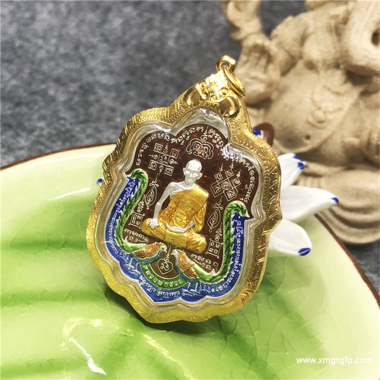 龙婆瑞庙 佛历2561年大富翁自身像（红珐琅版）泰国佛牌 3.JPG