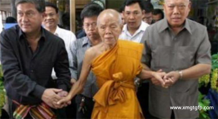 泰国高僧 龙婆坤 泰国高僧 龙婆坤5.png